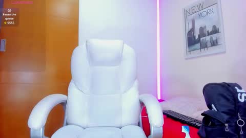 mia sofia online show from February 2026 06:59:02 PM