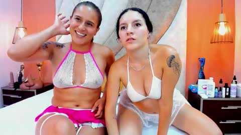 Mia y Zoe online show from October 2025 03:29:01 AM