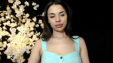 Snapshot of mika_gold7 chatting on December 2024 09:39:02 AM Mika online show from December 2024 09:39:02 AM