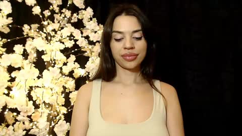 Snapshot of mika_gold7 chatting on December 2024 08:39:02 PM Mika online show from December 2024 08:39:02 PM