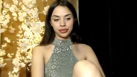 Snapshot of mika_gold7 chatting on December 2024 08:03:02 PM Mika online show from December 2024 08:03:02 PM