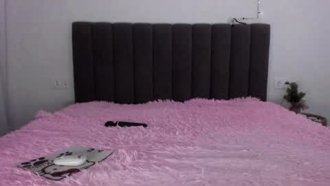 Snapshot of mika_ray chatting on December 2024 09:40:01 PM Mika online show from December 2024 09:40:01 PM