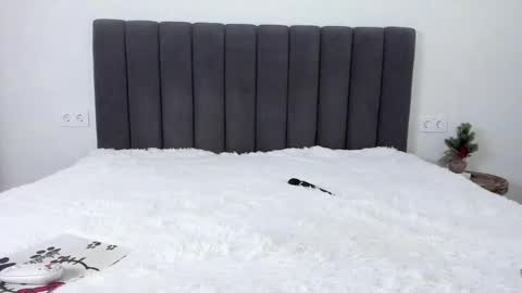 Snapshot of mika_ray chatting on March 2025 11:00:02 PM Mika online show from March 2025 11:00:02 PM