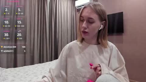 Snapshot of mika_ray chatting on November 2025 11:36:02 PM Mika online show from November 2025 11:36:02 PM