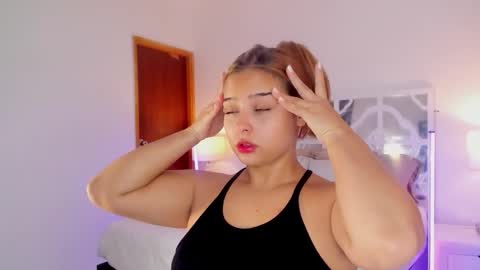 Mikaela blondie bigass online show from December 2025 01:05:02 PM