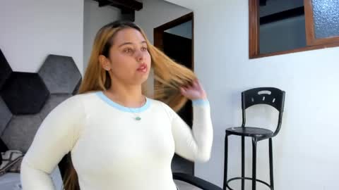 Snapshot of mikaelastonne chatting on May 2026 06:49:02 PM Mikaela blondie bigass online show from May 2026 06:49:02 PM