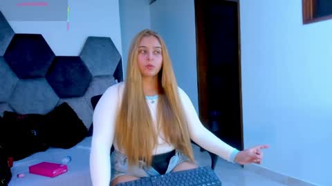 Snapshot of mikaelastonne chatting on May 2026 07:54:02 PM Mikaela blondie bigass online show from May 2026 07:54:02 PM