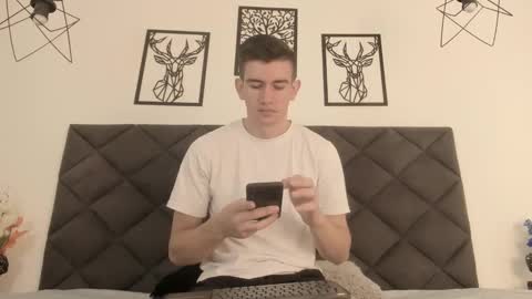 mikael online show from March 2025 07:02:01 AM