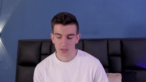 mikael online show from September 2025 04:45:02 AM