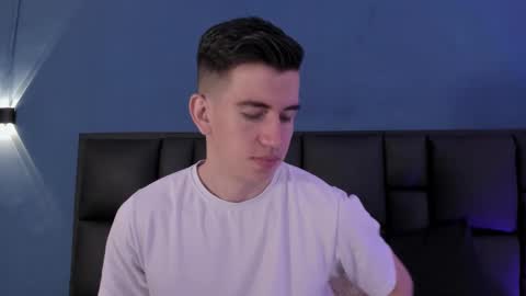 mikael online show from September 2025 04:47:01 AM