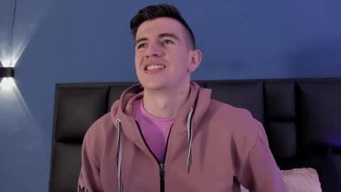 mikael online show from September 2025 04:02:02 AM