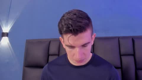 mikael online show from November 2025 04:44:01 AM