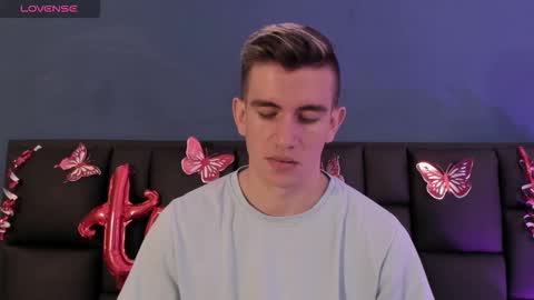 mikael online show from February 2026 03:58:01 AM