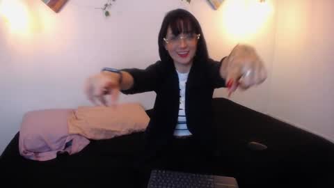 mikaza online show from March 2026 12:54:02 PM