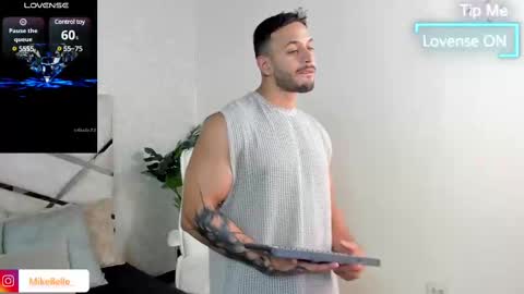 Snapshot of mike_belle chatting on February 2025 08:05:02 PM Mike Belle online show from February 2025 08:05:02 PM