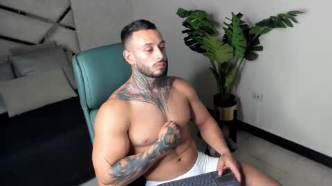 Snapshot of mike_belle chatting on September 2025 08:08:02 PM Mike Belle online show from September 2025 08:08:02 PM