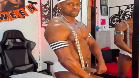 Snapshot of mike_kilian1 chatting on October 2025 02:20:01 PM mike kilian1 online show from October 2025 02:20:01 PM