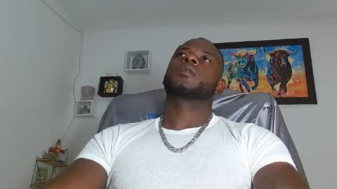 mike   online show from December 2024 10:37:02 PM
