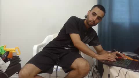 mike_leonrey22 online show from December 2025 07:43:01 PM