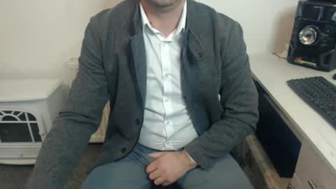 Snapshot of mike_master30 chatting on December 2024 07:10:01 AM MikeMaster online show from December 2024 07:10:01 AM