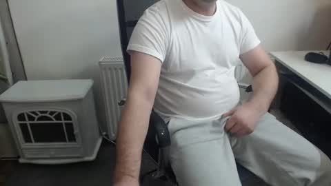 Snapshot of mike_master30 chatting on March 2025 09:58:02 AM MikeMaster online show from March 2025 09:58:02 AM