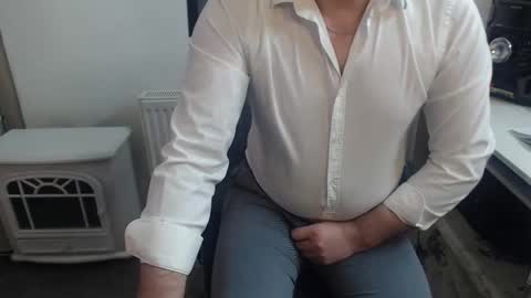 Snapshot of mike_master30 chatting on March 2025 08:15:01 AM MikeMaster online show from March 2025 08:15:01 AM