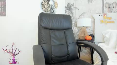 Mike Montoya online show from October 2025 05:37:01 AM