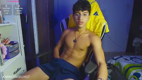 Mike Pineapple online show from June 2026 03:53:02 AM