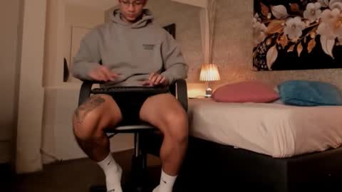 Mike online show from October 2025 05:07:02 AM