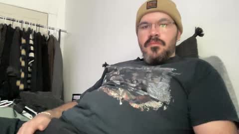 Snapshot of mikeatron2000 chatting on January 2025 08:28:02 PM mikeatron2000 online show from January 2025 08:28:02 PM