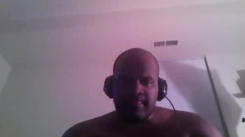 Snapshot of mikebbc123 chatting on December 2024 06:44:02 AM mikebbc123 online show from December 2024 06:44:02 AM