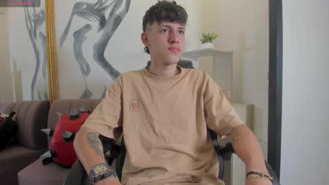 Snapshot of mikebenefleck_1 chatting on February 2026 12:52:02 PM Mike Beneflexk online show from February 2026 12:52:02 PM