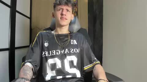 Snapshot of mikebenefleck_1 chatting on February 2026 12:20:02 PM Mike Beneflexk online show from February 2026 12:20:02 PM