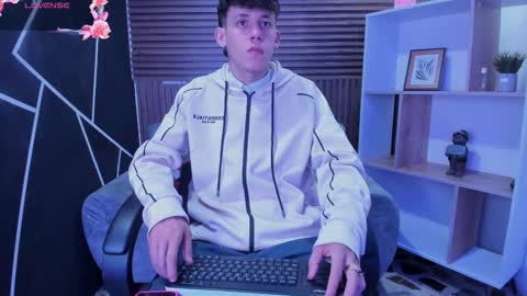 Snapshot of mikebenefleck_1 chatting on February 2026 12:12:01 PM Mike Beneflexk online show from February 2026 12:12:01 PM