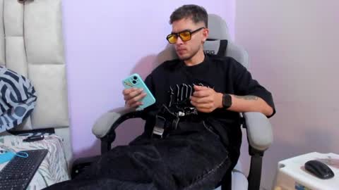 Snapshot of mikebradley15 chatting on June 2026 09:23:02 AM mikebradley15 online show from June 2026 09:23:02 AM