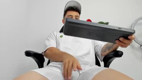 Snapshot of mikecooper_ chatting on October 2025 04:32:01 AM Mike Cooper online show from October 2025 04:32:01 AM