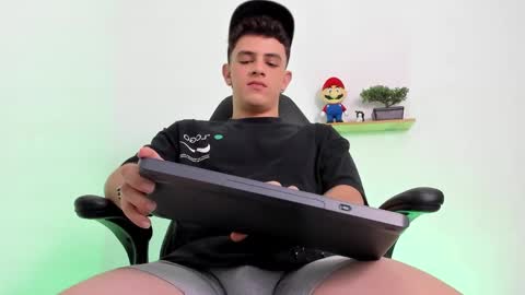 Snapshot of mikecooper_ chatting on October 2025 07:16:01 AM Mike Cooper online show from October 2025 07:16:01 AM