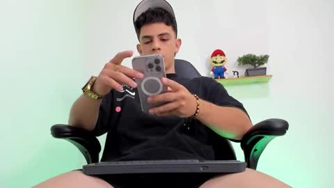 Snapshot of mikecooper_ chatting on January 2026 04:37:02 AM Mike Cooper online show from January 2026 04:37:02 AM