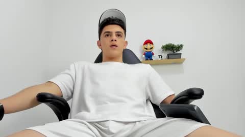 Snapshot of mikecooper_ chatting on January 2026 06:22:01 PM Mike Cooper online show from January 2026 06:22:01 PM