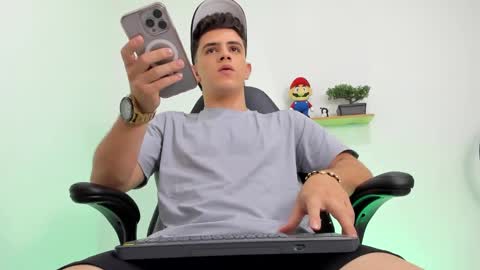 Snapshot of mikecooper_ chatting on January 2026 07:28:02 PM Mike Cooper online show from January 2026 07:28:02 PM