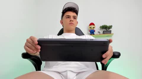 Snapshot of mikecooper_ chatting on February 2026 01:15:02 AM Mike Cooper online show from February 2026 01:15:02 AM