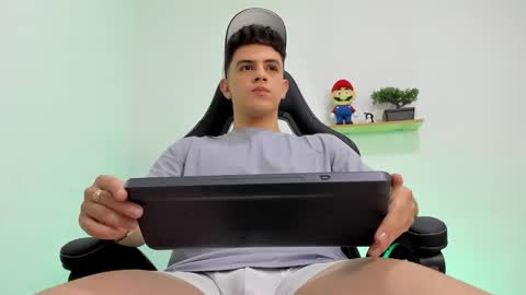 Snapshot of mikecooper_ chatting on February 2026 03:11:02 AM Mike Cooper online show from February 2026 03:11:02 AM