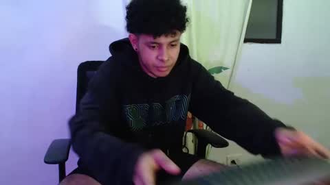 Snapshot of mikedick_420 chatting on February 2025 09:04:02 AM mikedick_420 online show from February 2025 09:04:02 AM