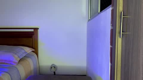 Snapshot of mikesantoss1 chatting on September 2025 02:00:02 AM Mike online show from September 2025 02:00:02 AM