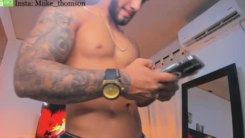 Snapshot of mikethomson01 chatting on December 2024 01:18:01 AM Mike online show from December 2024 01:18:01 AM