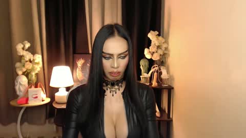 Snapshot of mikeyalawi03 chatting on January 2025 02:36:01 PM Mistress MikeyAlawi online show from January 2025 02:36:01 PM