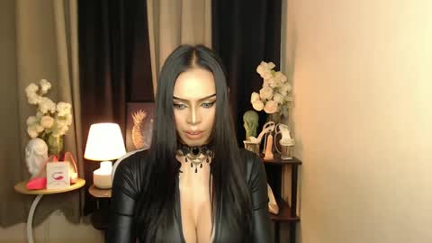 Snapshot of mikeyalawi03 chatting on January 2025 11:46:01 AM Mistress MikeyAlawi online show from January 2025 11:46:01 AM