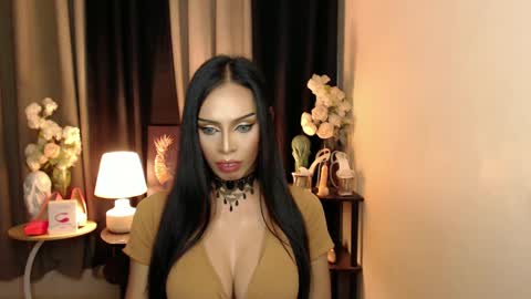Snapshot of mikeyalawi03 chatting on February 2025 02:24:01 PM Mistress MikeyAlawi online show from February 2025 02:24:01 PM
