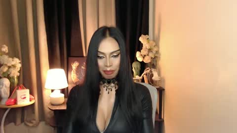 Snapshot of mikeyalawi03 chatting on February 2025 09:25:02 PM Mistress MikeyAlawi online show from February 2025 09:25:02 PM