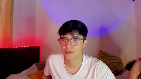 Snapshot of mikeyvioleta chatting on January 2025 06:41:02 PM VIOLETAMIKE online show from January 2025 06:41:02 PM